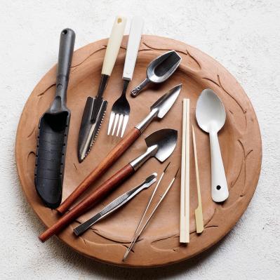 ミニ観葉植物の育て方まるわかりガイド。鉢の選び方からお手入れまで（サムネイル画像18）