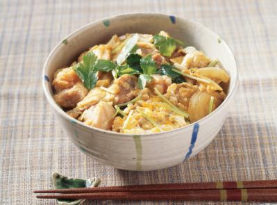 【親子丼】が絶品になる煮汁の配合とは？ すっきりした味のアレンジレシピも必見（サムネイル画像3）