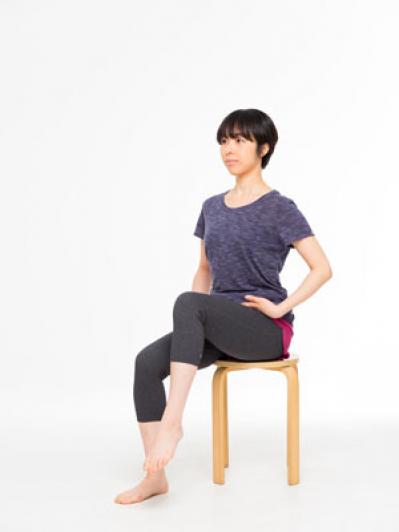 ねこ背の改善方法。背すじを伸ばす前に、まずすべきこととは？（サムネイル画像4）