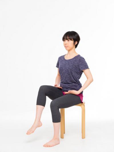 ねこ背の改善方法。背すじを伸ばす前に、まずすべきこととは？（サムネイル画像3）