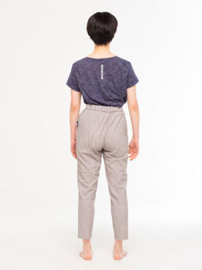 つい脚を組んでしまう人は、腰痛になりやすい！座ってできる簡単な腰痛予防法（サムネイル画像4）