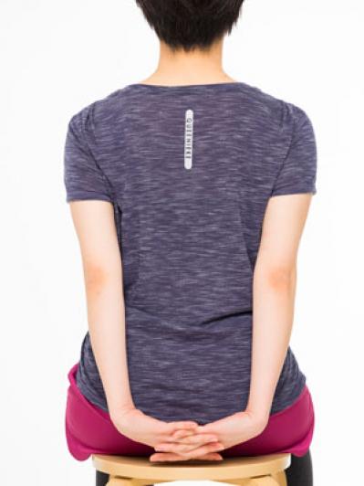 ねこ背を矯正するストレッチ方法。キャットレッチで楽しく姿勢改善（サムネイル画像3）