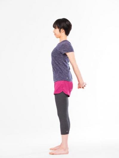 ねこ背を矯正するストレッチ方法。キャットレッチで楽しく姿勢改善（サムネイル画像8）