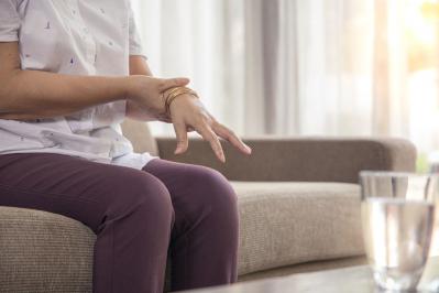 【親の認知症に気づいたら】イライラしないコツは、完璧な介護を目指さないこと（サムネイル画像2）