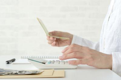 【親の認知症に気づいたら】親の収入より支出が多かった場合はどうしたらいい？（サムネイル画像3）