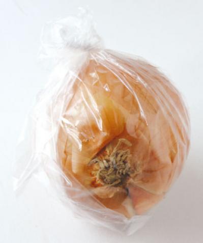 【玉ねぎ保存の完全ガイド】涙が出ない冷凍＆冷蔵保存のコツと活用レシピ（サムネイル画像2）