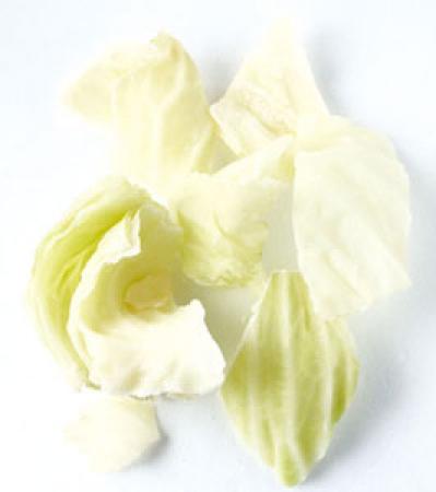 意外と知らない！【キャベツ】保存のコツ。冷蔵前のNG行動＆冷凍保存活用術（サムネイル画像4）