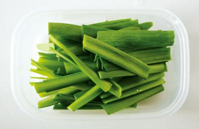 【にら】をしなっとさせない！冷蔵と冷凍の正しい保存術＆時短レシピ2選（サムネイル画像2）