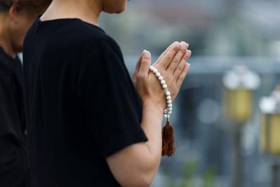 【葬儀のマナー】通夜、葬儀、告別式の違いとは？50代から心得ておきたい冠婚葬祭の常識（サムネイル画像2）