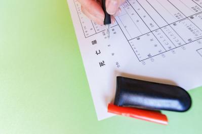 【身近な人が亡くなったとき】通夜までに決めるべきこととは？50代から心得ておきたい冠婚葬祭の常識（サムネイル画像2）