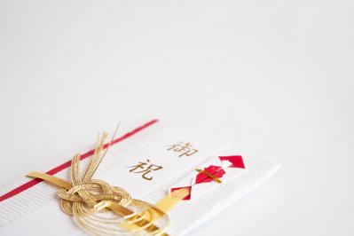 【祝儀袋のマナー】結婚式の「金封」の決まりごととは？50代から心得ておきたい冠婚葬祭の常識