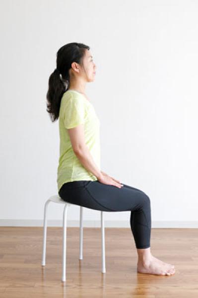 咳やくしゃみで「あっ！」尿漏れのピンチを一瞬で切り抜けるおすすめポーズ（サムネイル画像3）