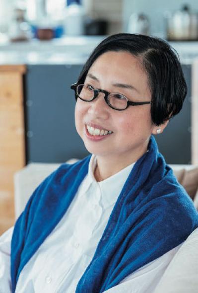 かけるのが楽しみになるめがねとは？　めがねでおしゃれは叶う！　おしゃれなマチュア世代のめがねスタイル（サムネイル画像8）