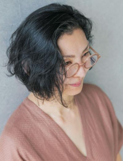 中嶋美穂さんの【めがねがポイント】のコーデ10スタイル。マチュア世代めがねスタイル第6回（サムネイル画像4）