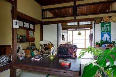 夫を見送った、イラストレーター本田葉子さんの正真正銘のひとり暮らし。「身軽になった自分を心から言祝ぎ、新生活を楽しみたい！」