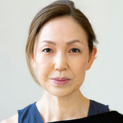 マチュア世代の疲れ目に。老眼鏡いらずのボディワークプロデューサーに教わる簡単【眼球体操】（サムネイル画像5）