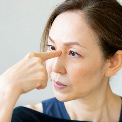 マチュア世代の疲れ目に。老眼鏡いらずのボディワークプロデューサーに教わる簡単【眼球体操】（サムネイル画像6）