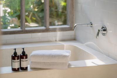 【肩こり】を予防する「家事やシャンプーの姿勢」とは？ カイロプラクターが伝授