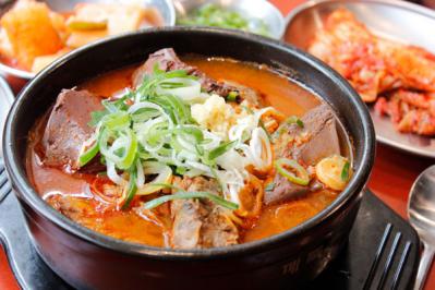 【明洞】の“今”を訪ねた！新世界百貨店のイルミネーション【画像あり】、人気コスメ、明洞聖堂の地下のほっこりかわいい雑貨も（サムネイル画像4）