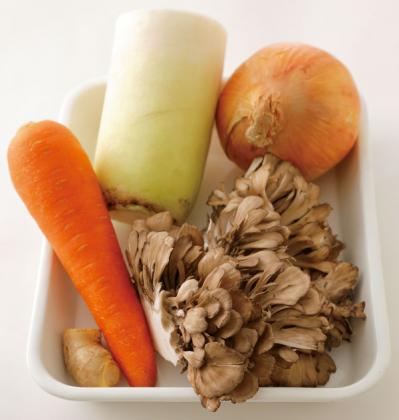 リバウンド知らず【脂肪燃焼ダイエットスープ】秋冬バージョン、きのこと根菜の簡単レシピ（サムネイル画像2）