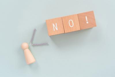 【友達との距離感】親しくなる前となった後に言ってはいけない【６つのフレーズ】とは？