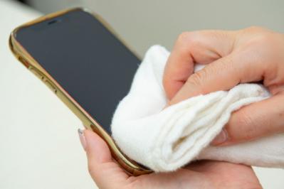 水ぶきできない電化製品を、キレイにするコツは？【リモコン・スマホ・電気スイッチ】