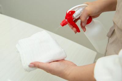 水ぶきできない電化製品を、キレイにするコツは？【リモコン・スマホ・電気スイッチ】（サムネイル画像2）