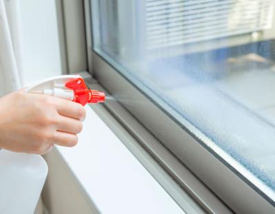 結露によるカビを撃退するラクラク掃除術。すき間時間で【窓ガラス・カーテン】をきれいに！（サムネイル画像4）