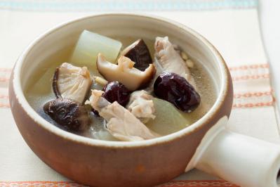 【脂肪燃焼ダイエットスープ】免疫力アップ、 冷えを改善！ 漢方食材をプラスした「 薬膳バージョン」