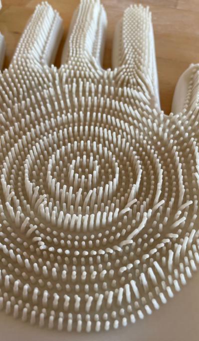 食器も部屋もラクにピカピカ！【スリコ】シリコン手袋で洗い物もお風呂もしっかりきれい（サムネイル画像3）