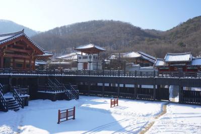 【韓国ドラマ】人気時代劇「シュルプ」やBTS・SUGAのMV撮影まで！ 龍仁にある大長今パークで憧れのシーンに浸る（サムネイル画像14）