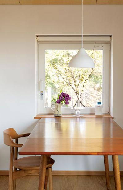 話題のアトリエ「北中植物商店」オーナー夫妻の自宅。暮らしに寄り添う花の飾り方（サムネイル画像20）