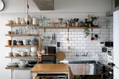 中古マンションだけど「森に住んでいる感じ！」部屋に大きな木のある【インテリア実例】（サムネイル画像12）