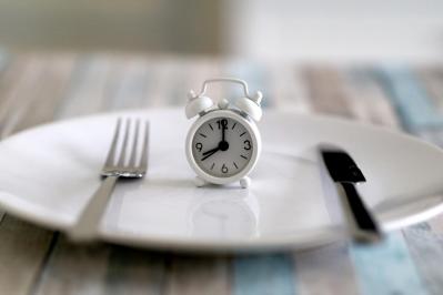 朝食べるか昼食べるかで、ダイエットに影響する食べ物とは？