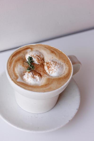 ソウルの最新スポット【伝統的家屋】北村韓屋村の入り口付近にできた、ハイセンスな韓屋カフェ＆ホテルへ（サムネイル画像7）