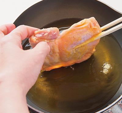 【時短和食】フライパンで「チキン南蛮」を油少なめでカラッと揚げる方法を伝授！（サムネイル画像5）
