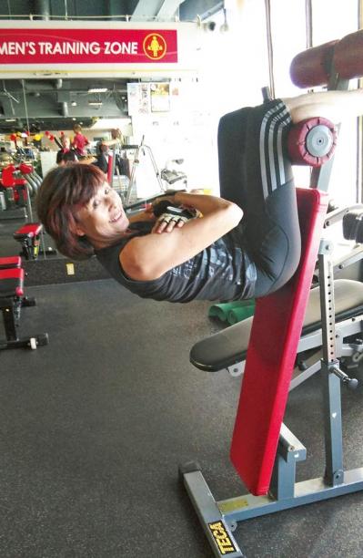 奇跡の78歳！ジーンズ姿が似合う 谷  玉惠さんの週３日の筋トレとは（サムネイル画像3）