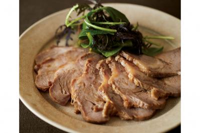 【ポリ袋とレンチン】でチャーシューが手軽にできる！味変で煮豚にも（サムネイル画像）