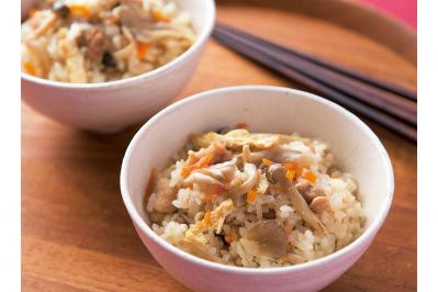 【時短和食】フライパンで「きのこの炊き込みご飯」を炊飯まで一気に調理！ 洗い物も手間も最小限