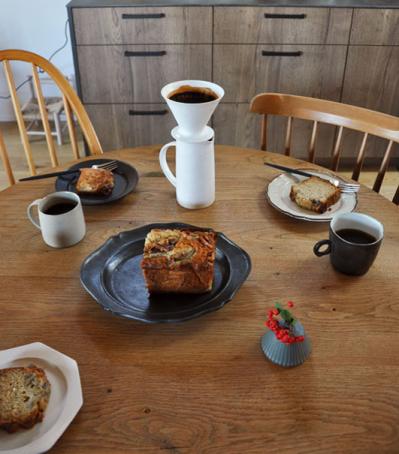 インスタグラマー【yuri___1115さん】のお宅を拝見！ ヴィンテージのインテリア、作家の器、猫たち｜素敵な人の家時間（サムネイル画像19）