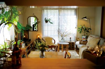 グリーンを家じゅうにバランスよく置く【実例】切り花を枯れる間際まで楽しむコツは？人気インスタグラマーの自宅拝見（サムネイル画像2）