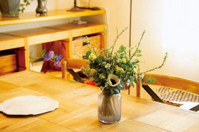 グリーンを家じゅうにバランスよく置く【実例】切り花を枯れる間際まで楽しむコツは？人気インスタグラマーの自宅拝見（サムネイル画像7）