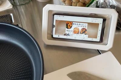 スマホの便利アイテム！スリコの「スマホ防滴ケース」はお風呂でもキッチンでも大活躍（サムネイル画像6）