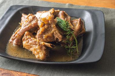 【炊飯器】でジューシーなスペアリブがほったらかしで完成！　骨つき肉がこんなにやわらかい（サムネイル画像4）