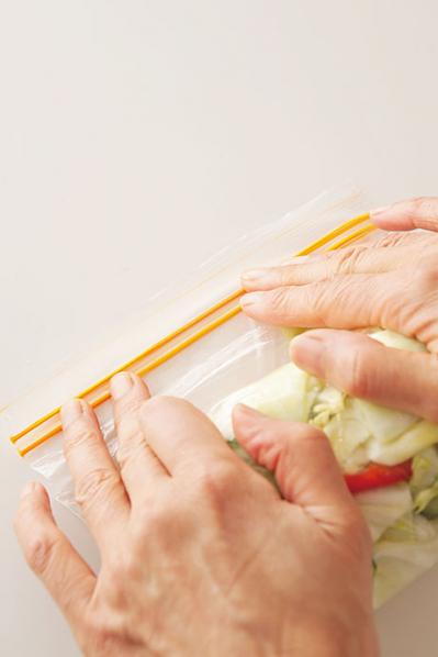 たった１時間漬けるだけ！キャベツのサラダ漬けで野菜不足を解消。きゅうりのサラダ漬けも（サムネイル画像7）