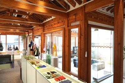 ソウルも桜が満開！ 昔ながらの街並みが残る北村～三清洞は散歩が楽しいコース（サムネイル画像9）