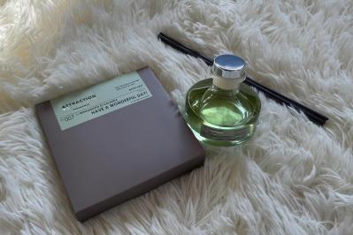 【スリコ】のフレグランス・ディフューザーで、玄関を開けるとさわやかな香り。11種類から選べる