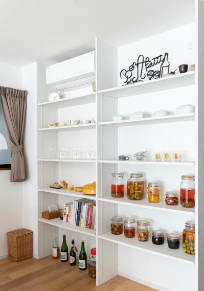 マチュア世代のキッチン収納の極意。しゃがまなくていい配置と収納とは？　料理研究家　上田淳子さんが指南（サムネイル画像3）