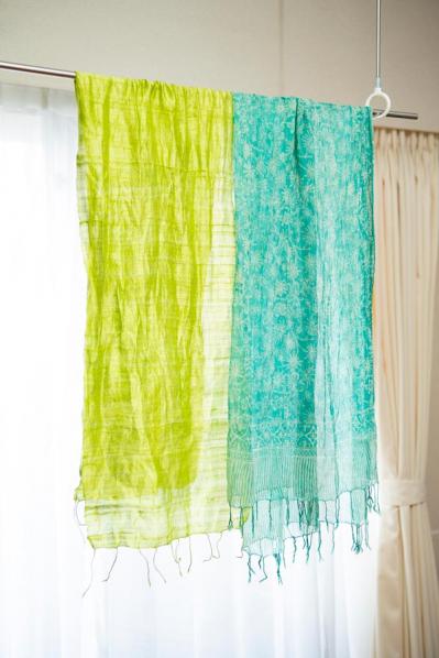 私服は54着に厳選！シンプルライフの達人の「服を増やさないコツと収納術」（サムネイル画像6）