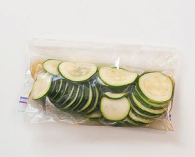 「ズッキーニの浅漬け」がわずか15分で完成！中華風味が絶妙　セロリ、チンゲンサイの浅漬けも（サムネイル画像5）